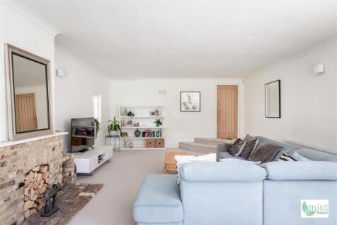 Watermark - 70 Bousley Rise-42.jpg