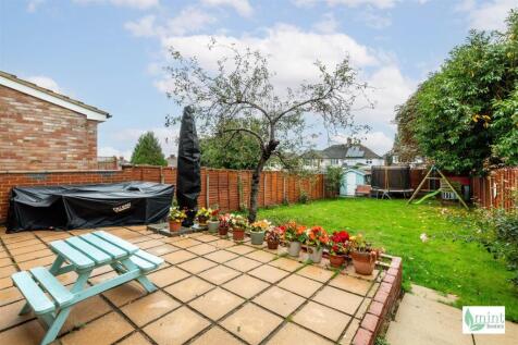 Watermark - 24 Manor Drive-25.jpg