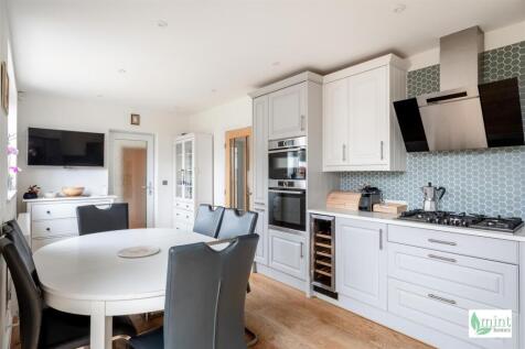 Watermark - 24 Manor Drive-13.jpg