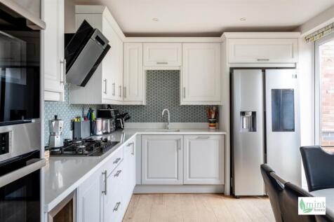 Watermark - 24 Manor Drive-17.jpg