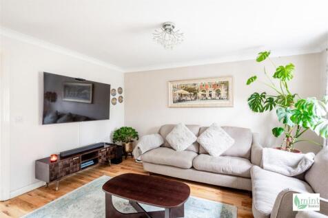 Watermark - 24 Guernsey Close-11.jpg