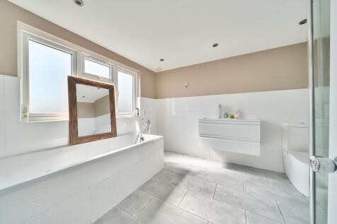Master En-Suite