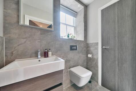 En Suite Bathroom