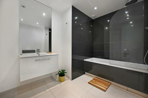 TEC - 15 St Johns Wood Court - Bathroom3 (1).jpg