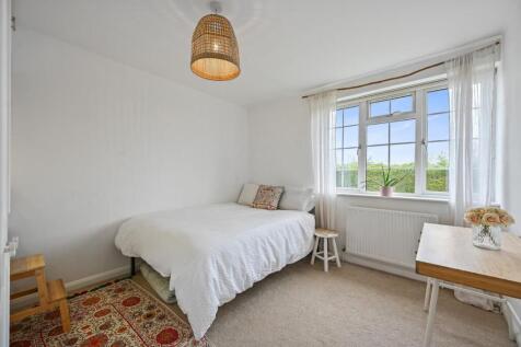 TEC - 29 Leavesden Road - Bedroom3 (1).jpg