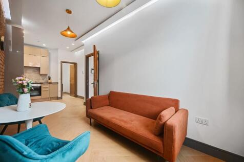 RCTEC- flat 8 killburn high road- reception 1 (1).