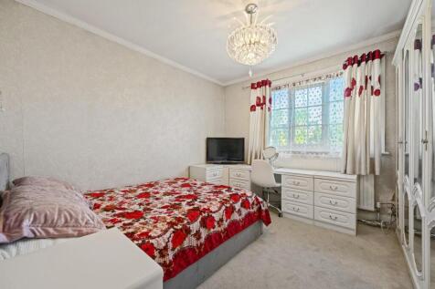 TEC - 12 St Georges Road - BedroomB3 (1).jpg