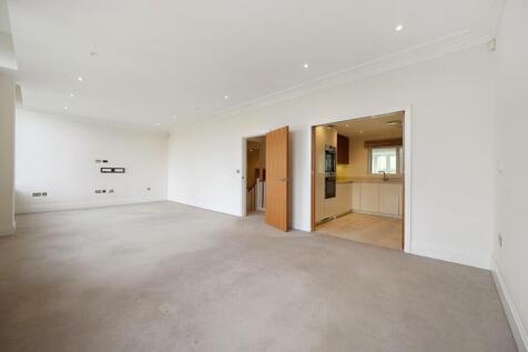 RCTEC- Flat 13 Havana Drive- Reception 6 (1).jpg