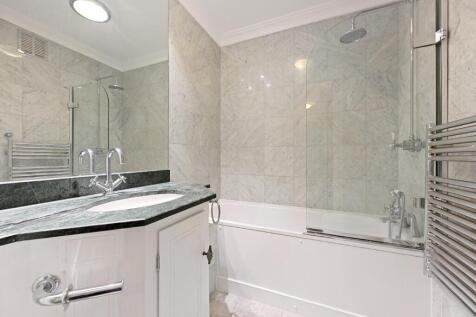 TEC - 67 William Court - Bathroom3 (1).jpg