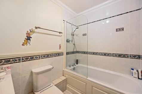 RCTEC- 14 parklands- bedroom A ensuite 3 (1).jpg