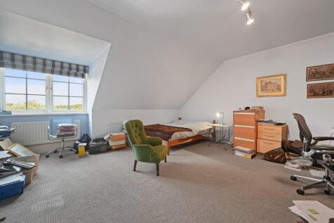 RCTEC- 14 parklands- bedroom C3 (1).jpg