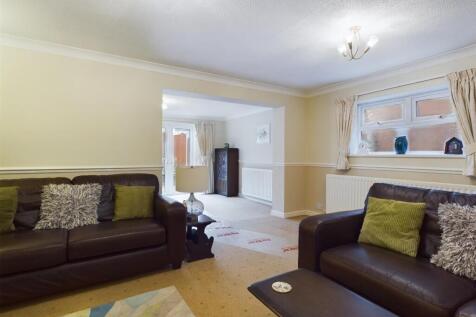 Lounge/Sitting Room