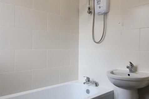 Flat 2 Bathroom