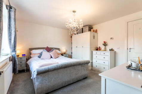 Robinson David Estate Agents 27 Cornflower Way Hig