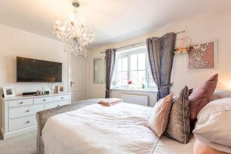 Robinson David Estate Agents 27 Cornflower Way Hig