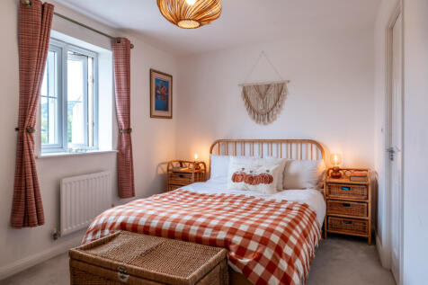 Bedroom 1 (1)