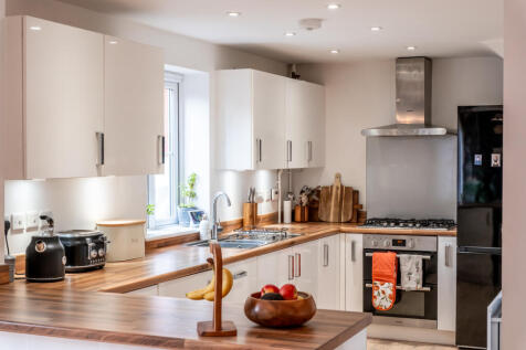 Kitchen/Dining (9)