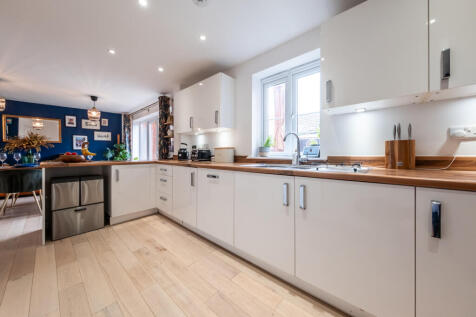 Kitchen/Dining (12)