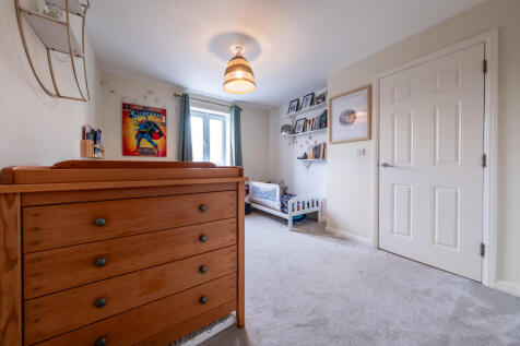 Bedroom 2 (2)