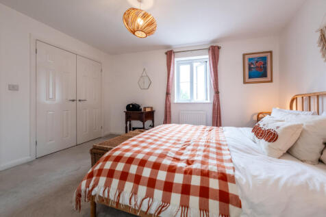 Bedroom 1 (3)