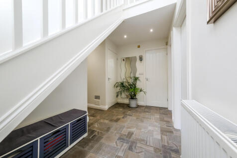 Entrance Hall (2)