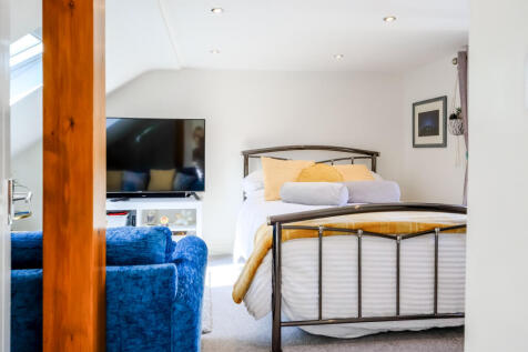Bedroom 2 (1)