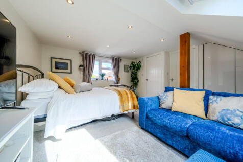 Bedroom 2 (3)