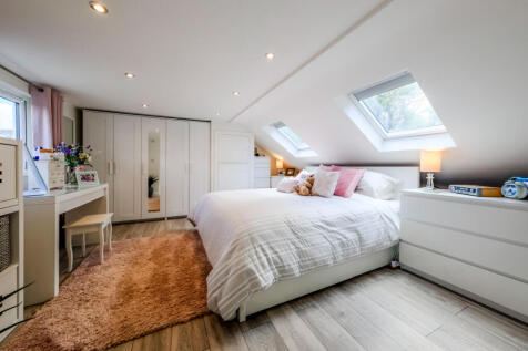 Bedroom 1 (2)