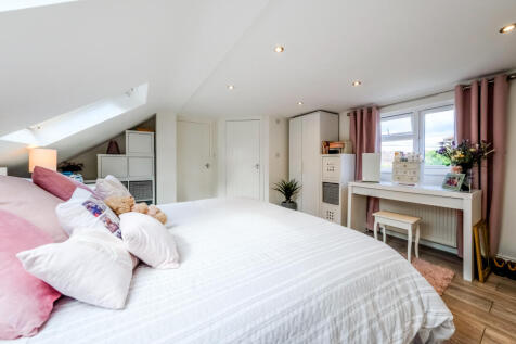 Bedroom 1 (4)