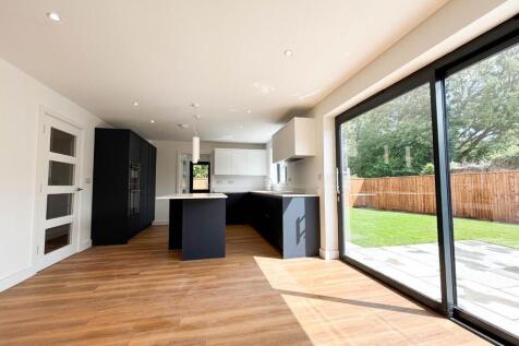 Kitchen 1-2.jpg