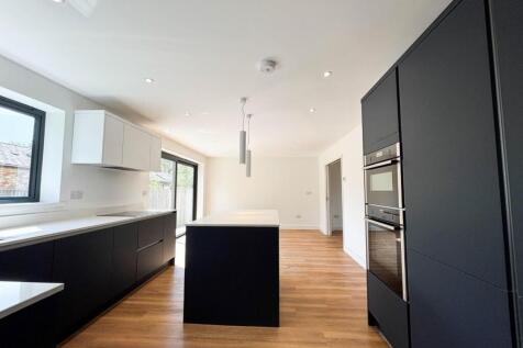 Kitchen 4-2.jpg
