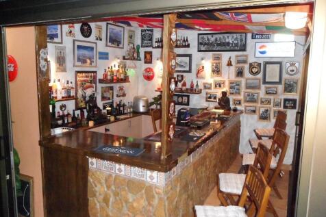 Bar side