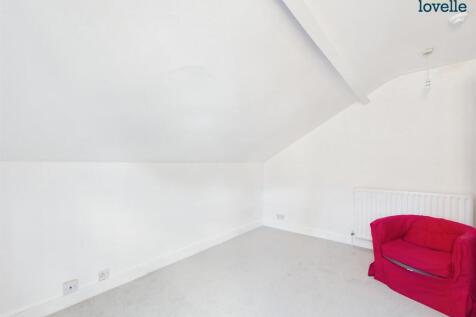 CAM01383G0-PR0399-STILL014.jpg