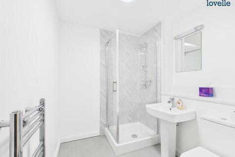 139 Bathroom.jpg