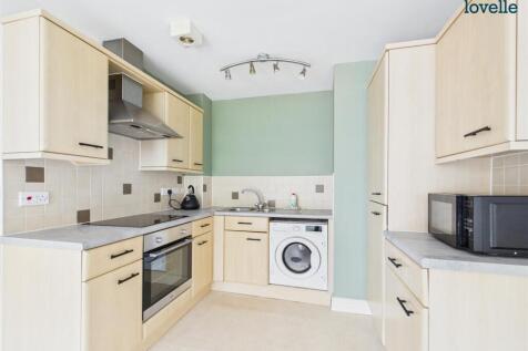 139 Kitchen.jpg