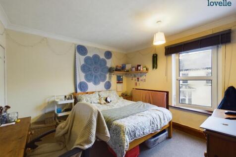 CAM01383G0-PR0170-STILL008.jpg