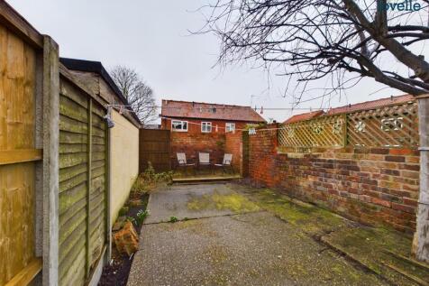 CAM01383G0-PR0170-STILL010.jpg
