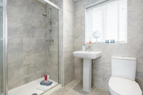En-suite bathroom with double shower