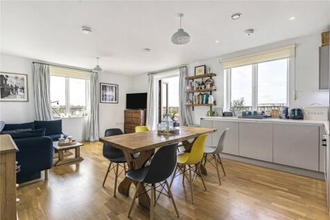 Kitchen/Reception