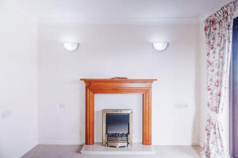 FEATURE FIREPLACE