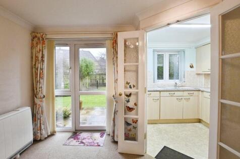 LIVING ROOM/KITCHEN