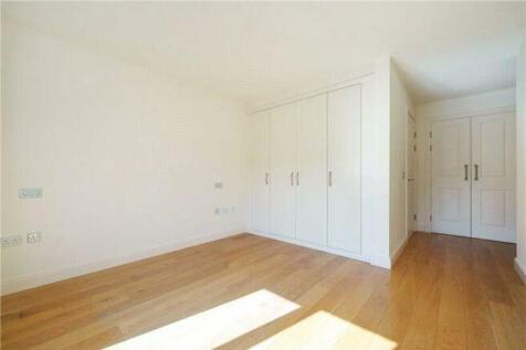 MASTER BEDROOM WITH ENSUITE
