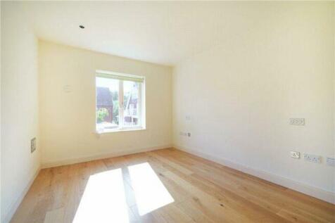 SECOND DOUBLE BEDROOM
