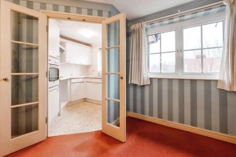 LOUNGE/KITCHEN