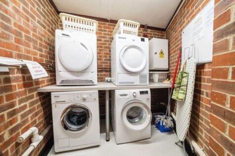 COMMUNAL LAUNDRY ROOM