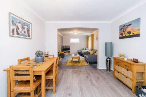 DINING ROOM/LIVING ROOM