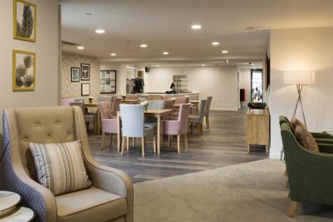 COMMUNAL LOUNGE