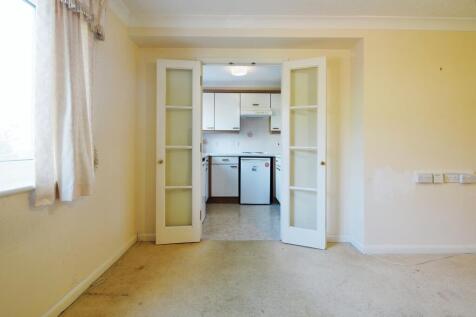 LOUNGE/KITCHEN