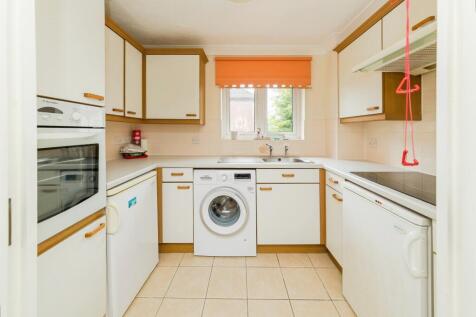 KITCHEN WITH WINDOW
