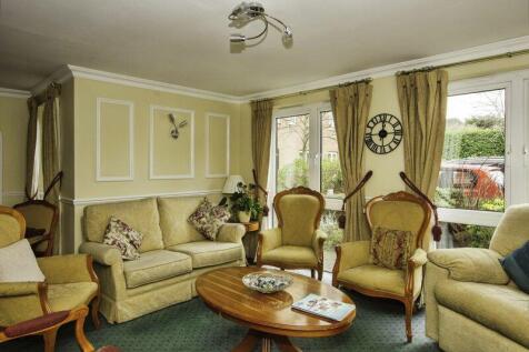 COMMUNAL LOUNGE
